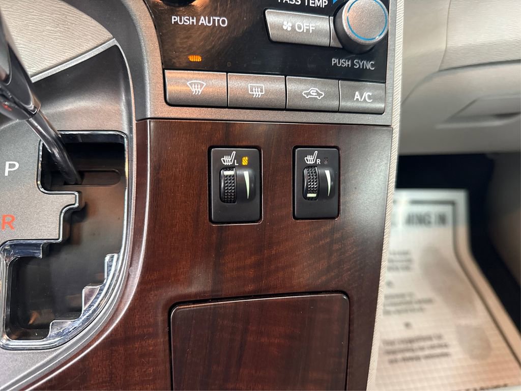 Used 2012 Toyota Venza Limited AWD/4WD image 34