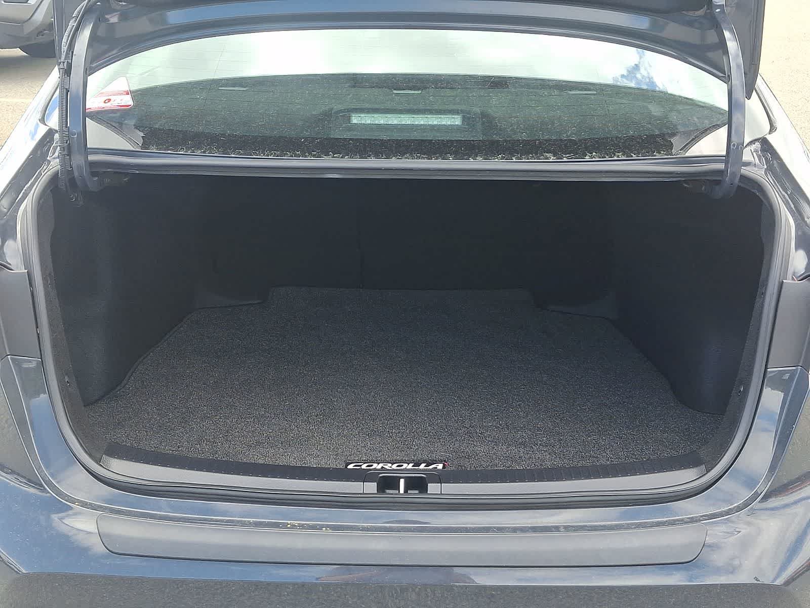 Certified 2023 Toyota Corolla SE w/ Carpet Mat Package (TMS) FWD image 30