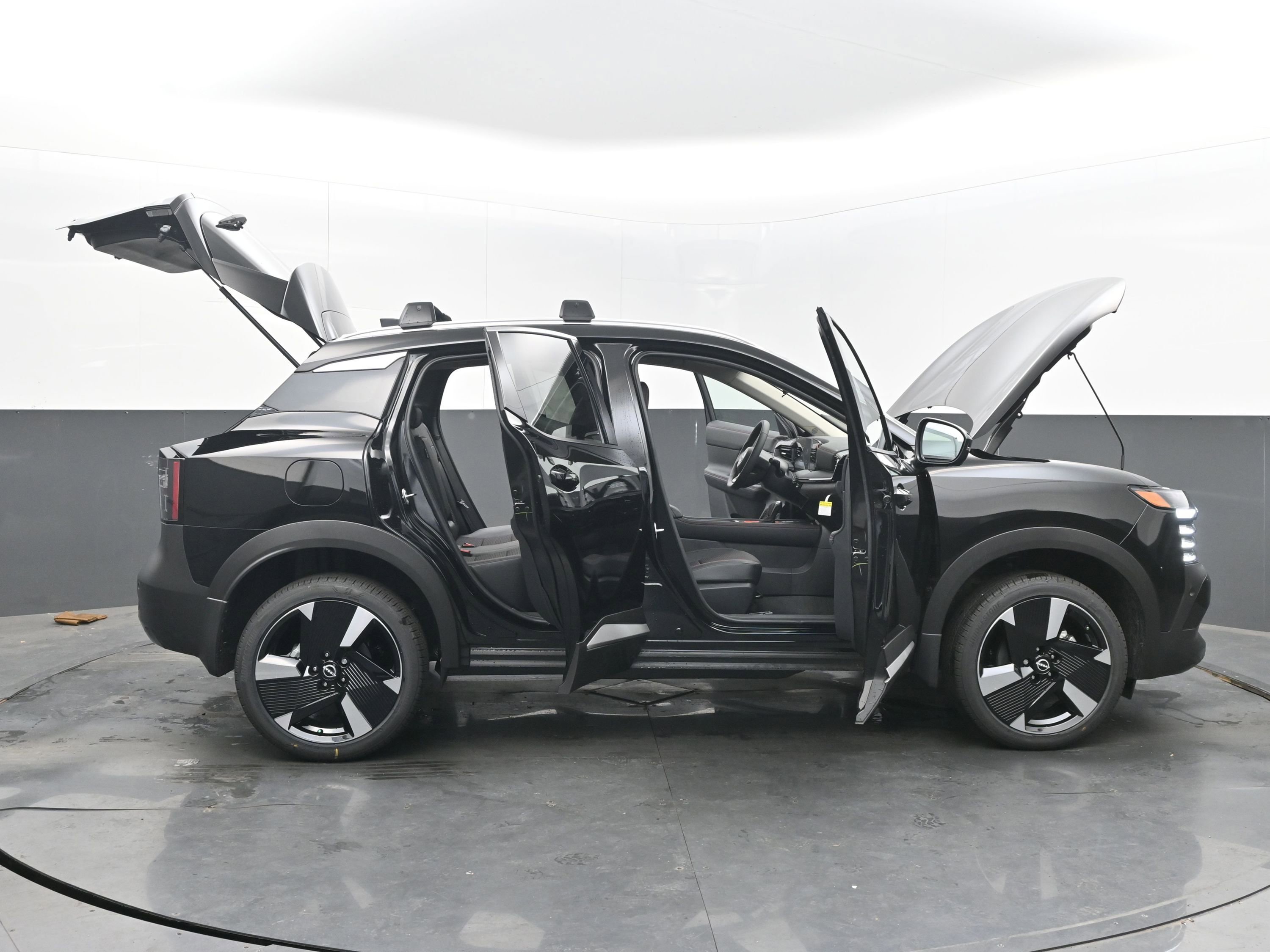 New 2026 Nissan Kicks SR w/ Cold Weather Package image 44