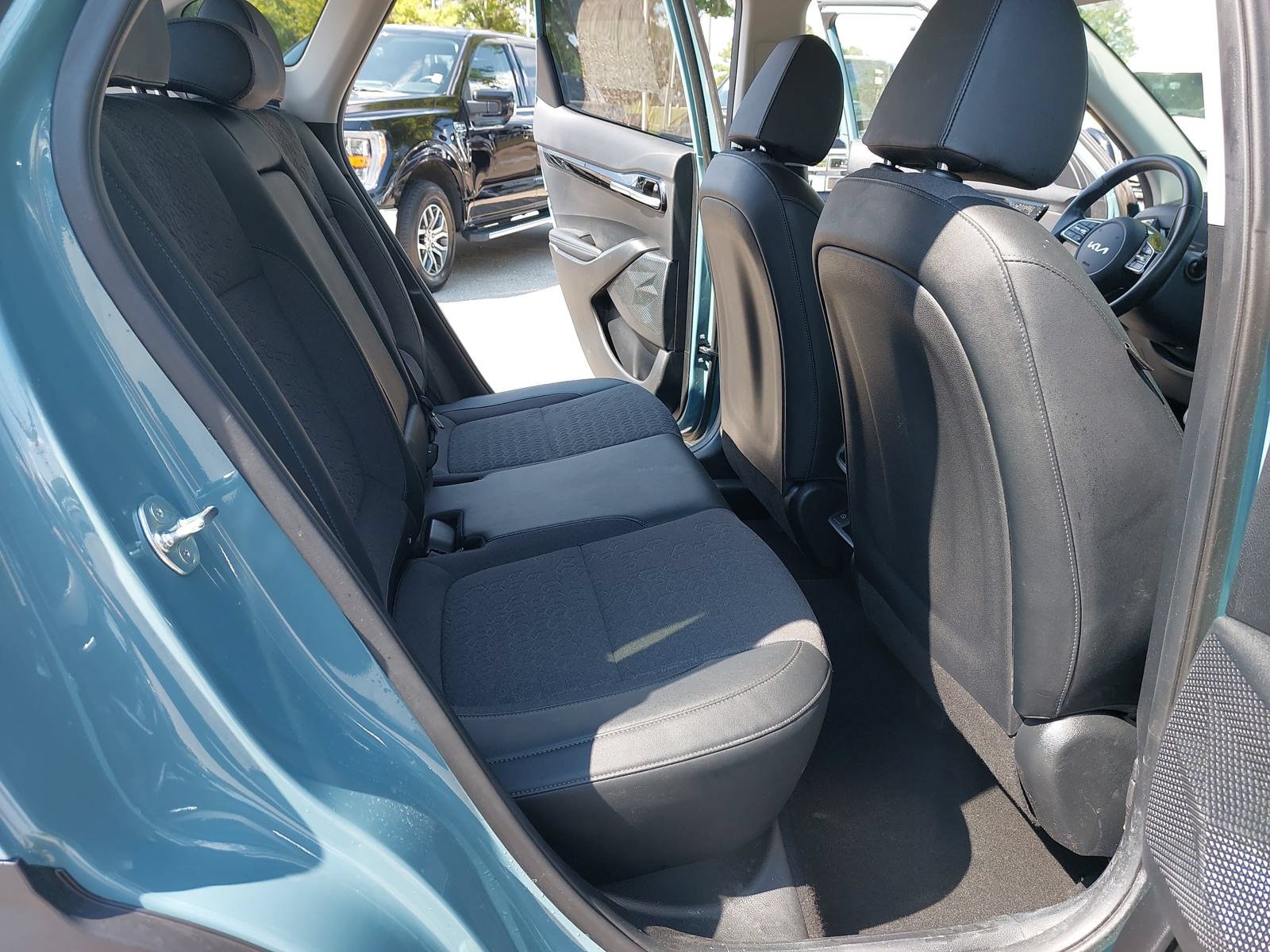 Used 2025 Kia Seltos S FWD image 11