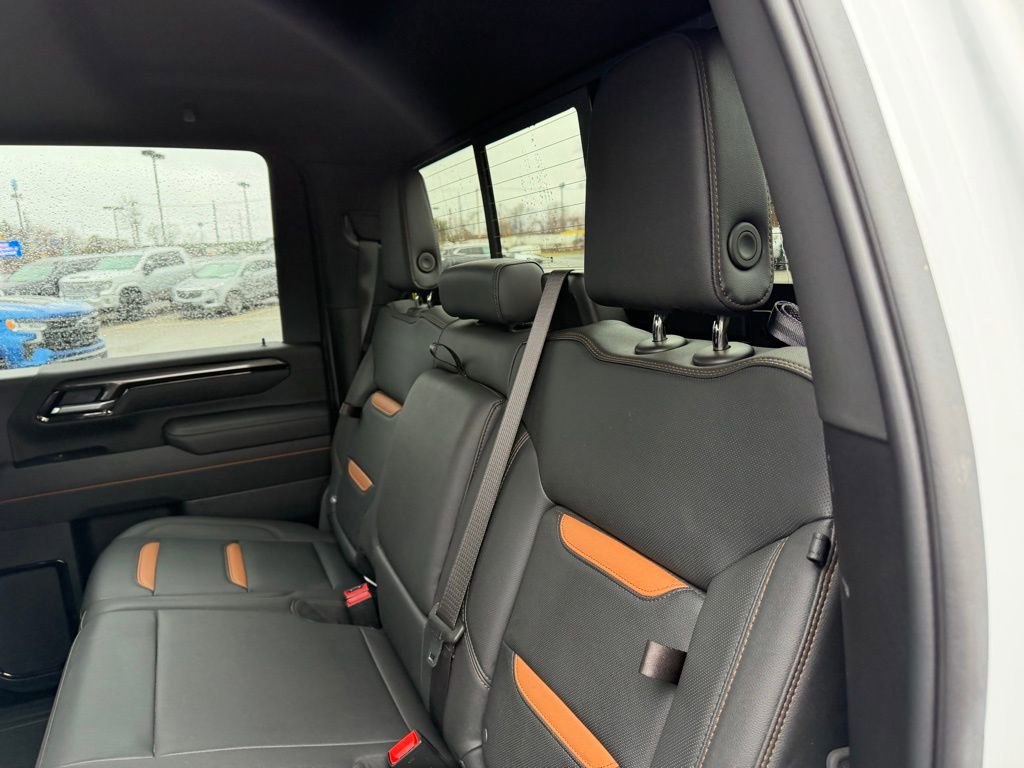 Used 2025 GMC Sierra 3500 AT4 AWD/4WD image 9