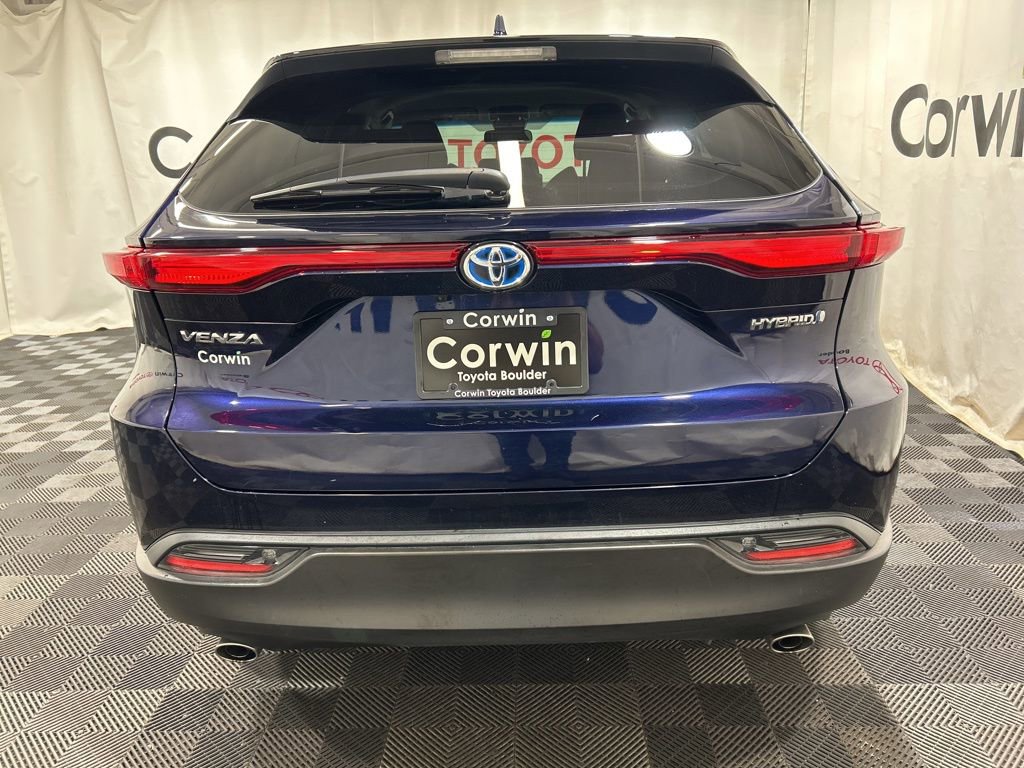 Used 2022 Toyota Venza LE image 6