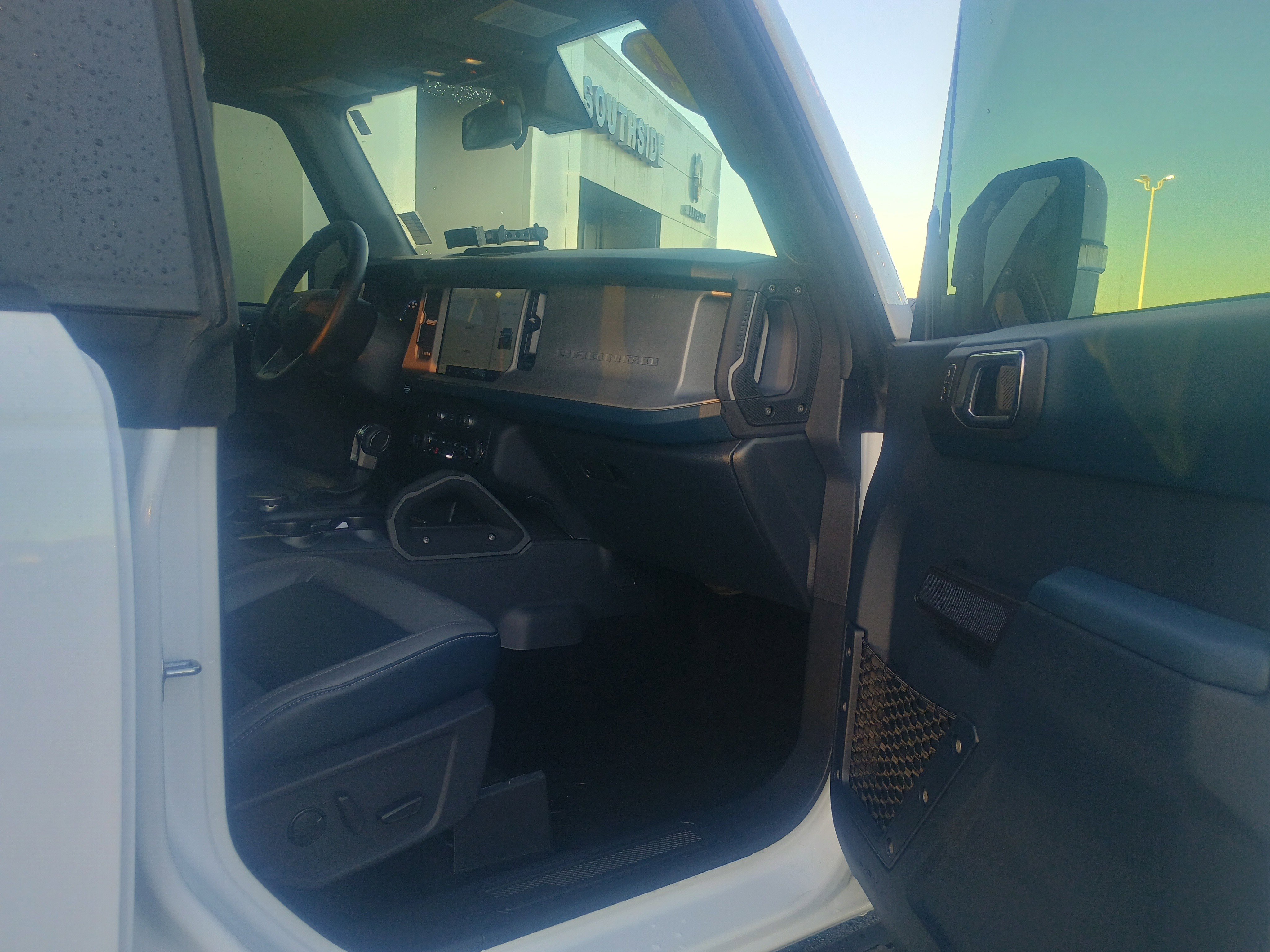 Certified 2024 Ford Bronco Outer Banks image 15