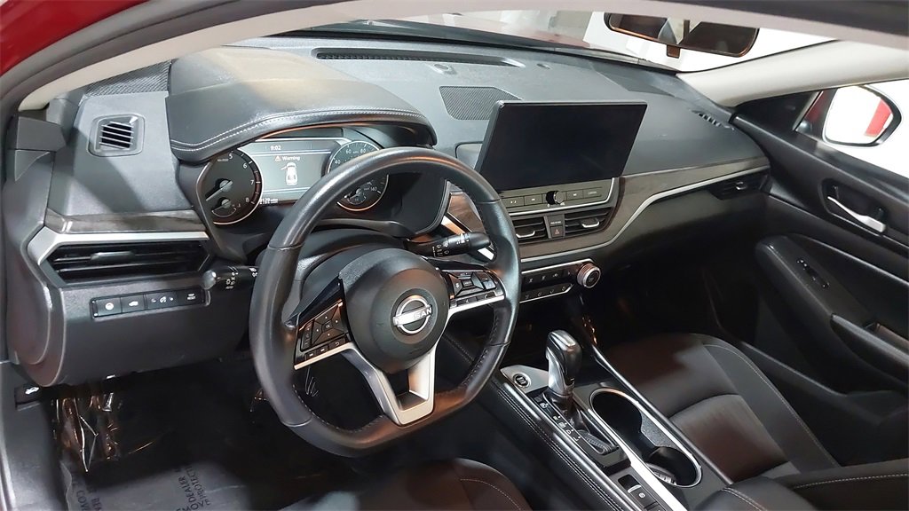 Used 2024 Nissan Altima 2.5 SV w/ SV Premium Package image 19
