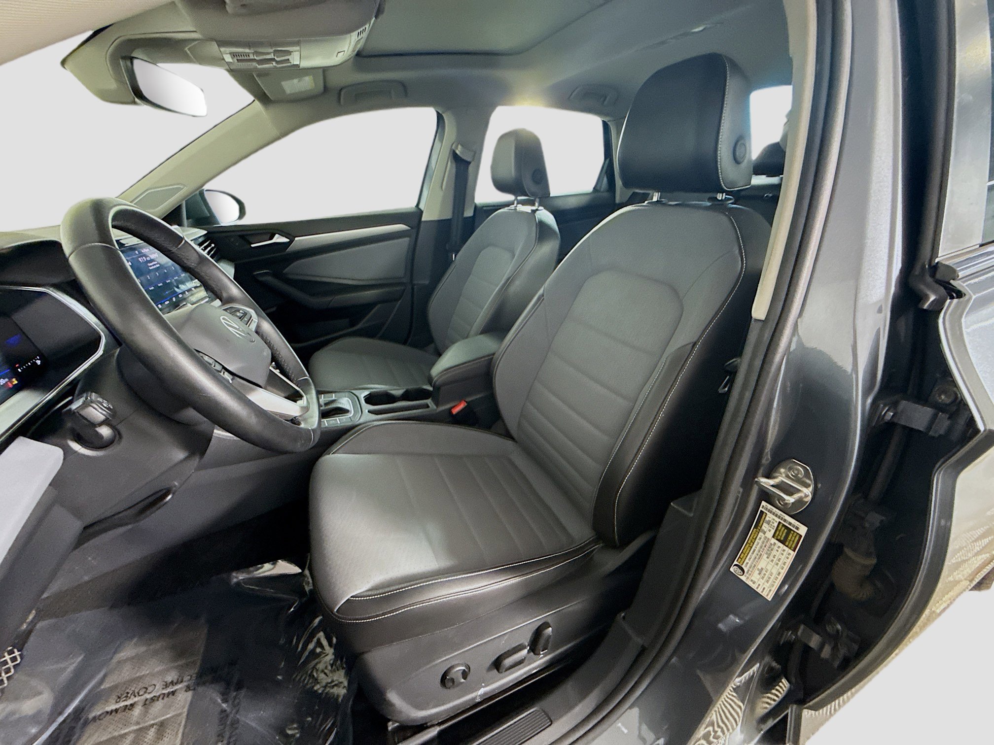 Used 2025 Volkswagen Jetta SE FWD image 22