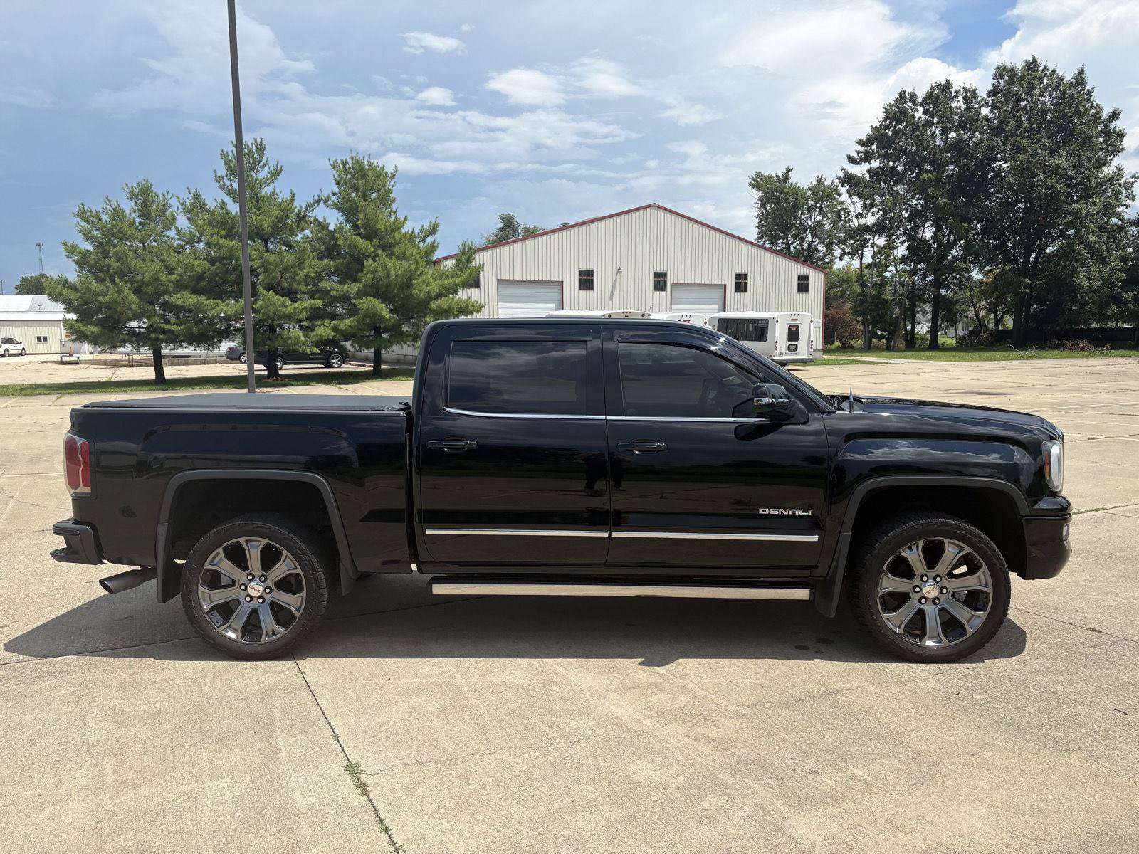 Used 2016 GMC Sierra 1500 Denali w/ Denali Ultimate Package AWD/4WD image 26