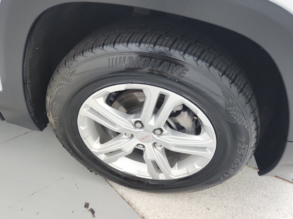 Used 2024 GMC Terrain SLE AWD/4WD image 35