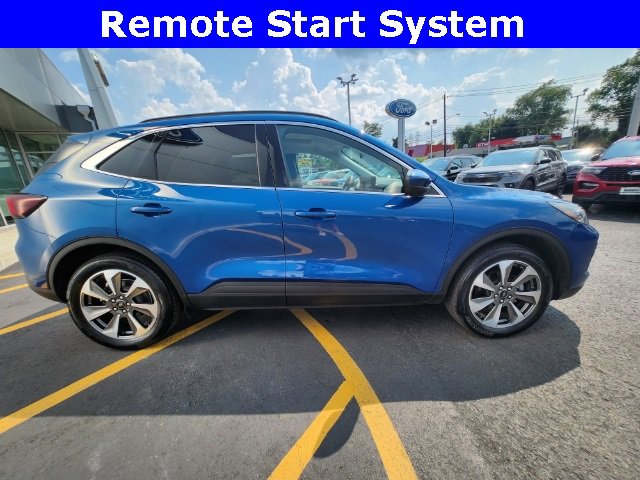 Used 2023 Ford Escape Platinum w/ Premium Technology Package image 9