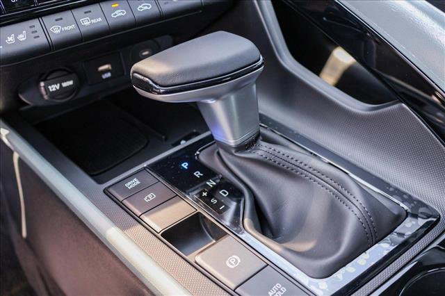 New 2025 Hyundai Elantra Limited image 21
