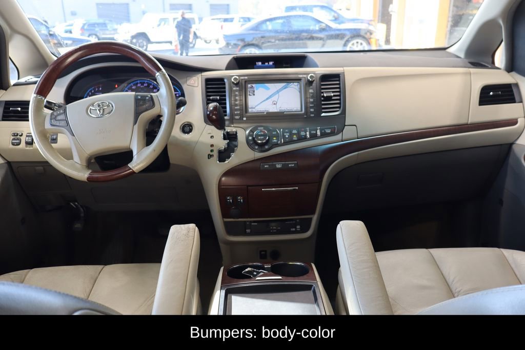 Used 2011 Toyota Sienna Limited w/ Premium Pkg image 23
