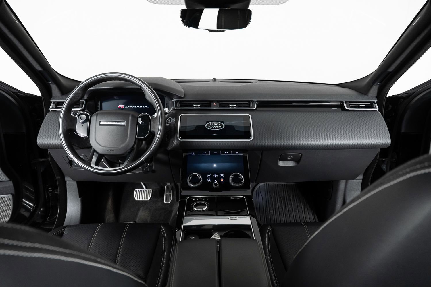 Used 2018 Land Rover Range Rover Velar R-Dynamic SE image 29