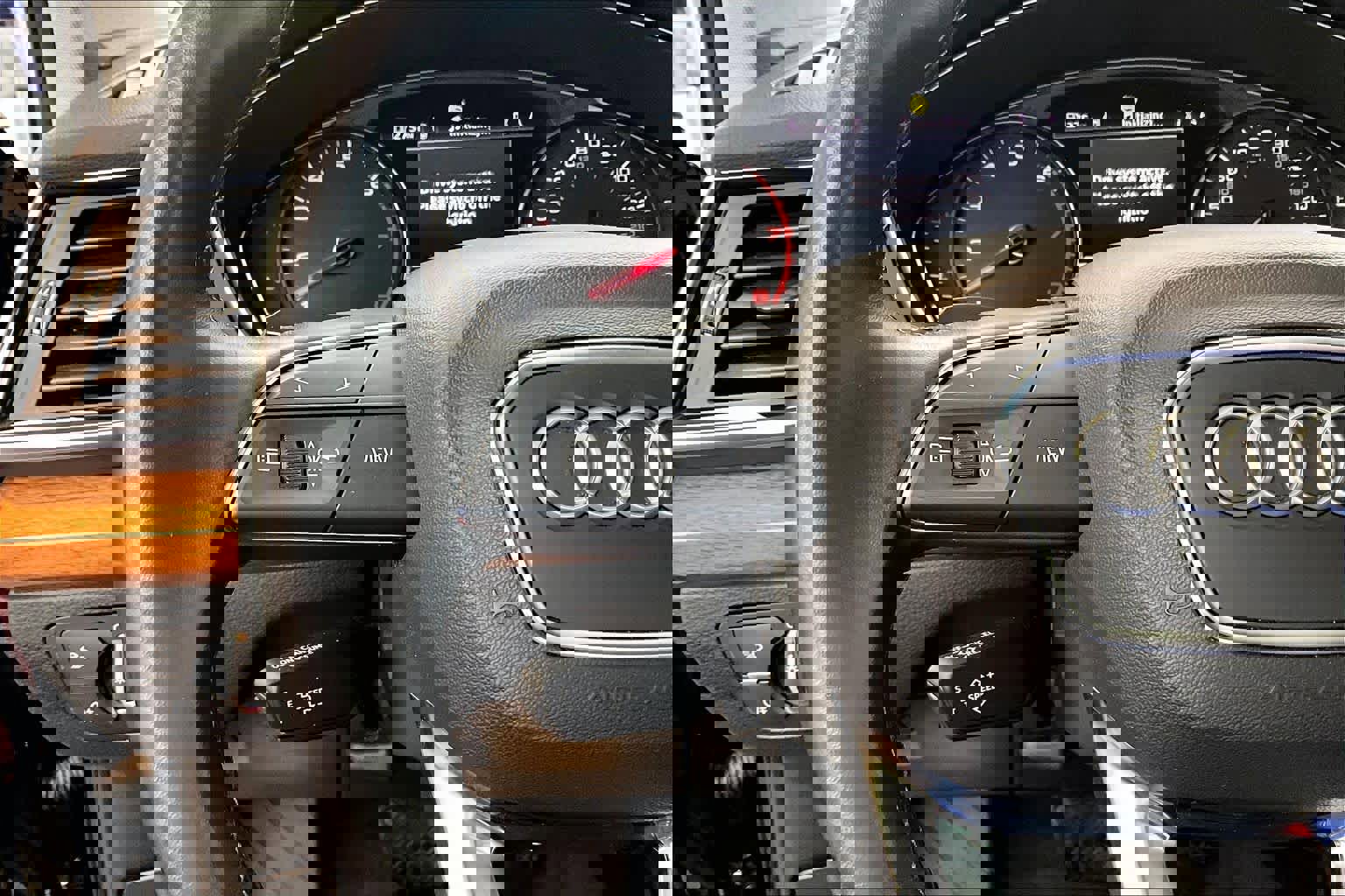 Used 2022 Audi Q5 2.0T Premium w/ Convenience Package image 23