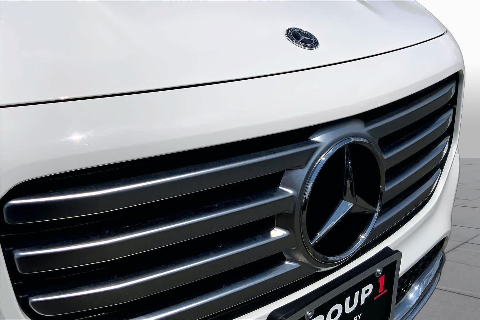 Used 2024 Mercedes-Benz GLB 250 4MATIC image 30