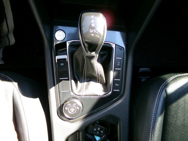 Used 2023 Volkswagen Tiguan SE R-Line image 20