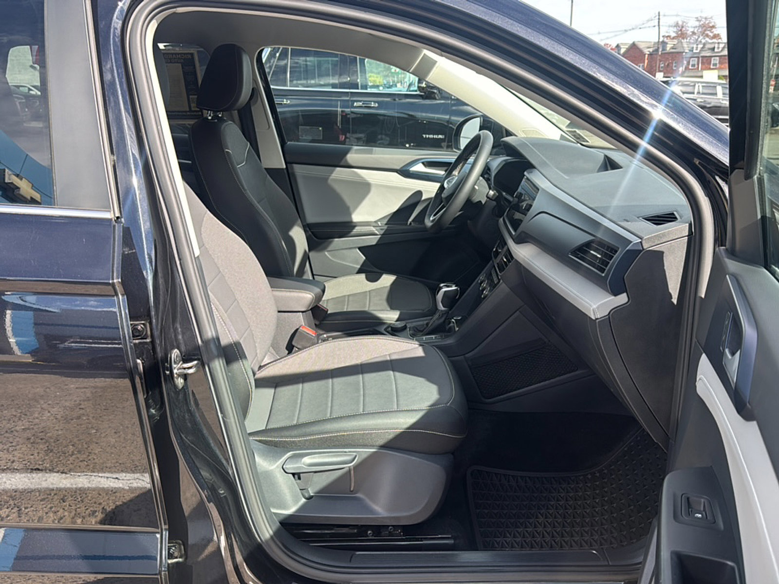 Used 2024 Volkswagen Taos SE image 12