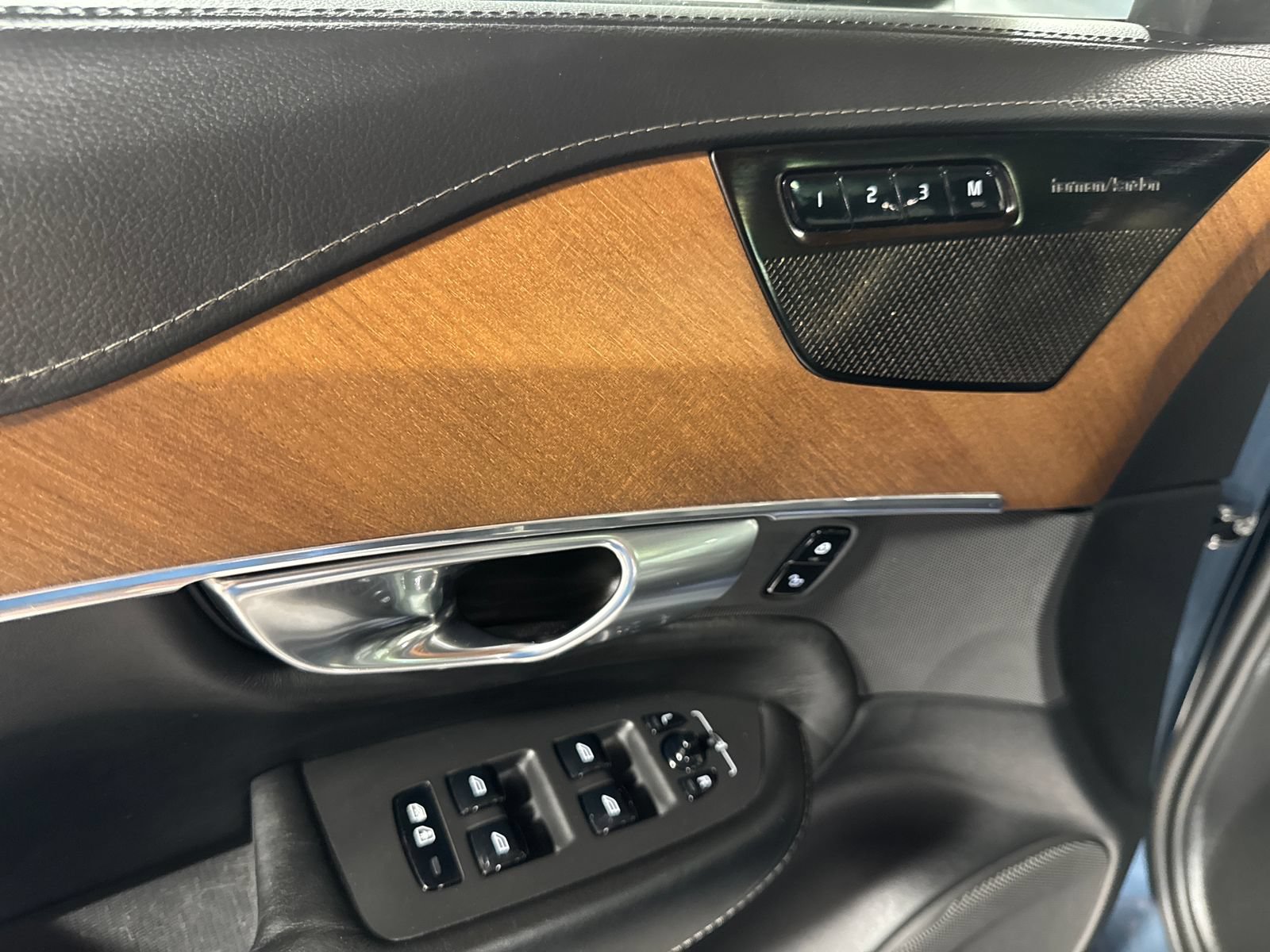 Used 2019 Volvo XC90 T8 Inscription w/ Advanced Package AWD/4WD image 16