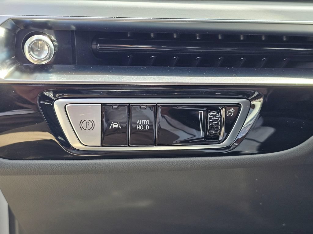 Used 2025 Cadillac Lyriq Sport RWD image 23