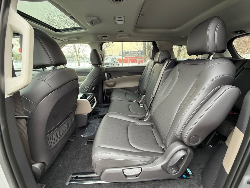 New 2026 Kia Carnival SX FWD image 25