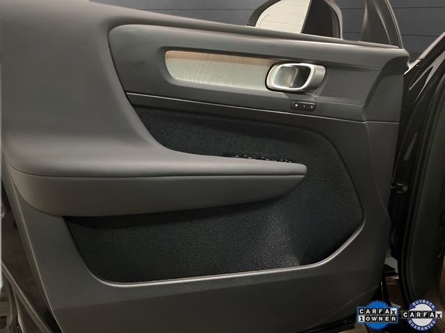 Used 2025 Volvo XC40 B5 Plus image 86