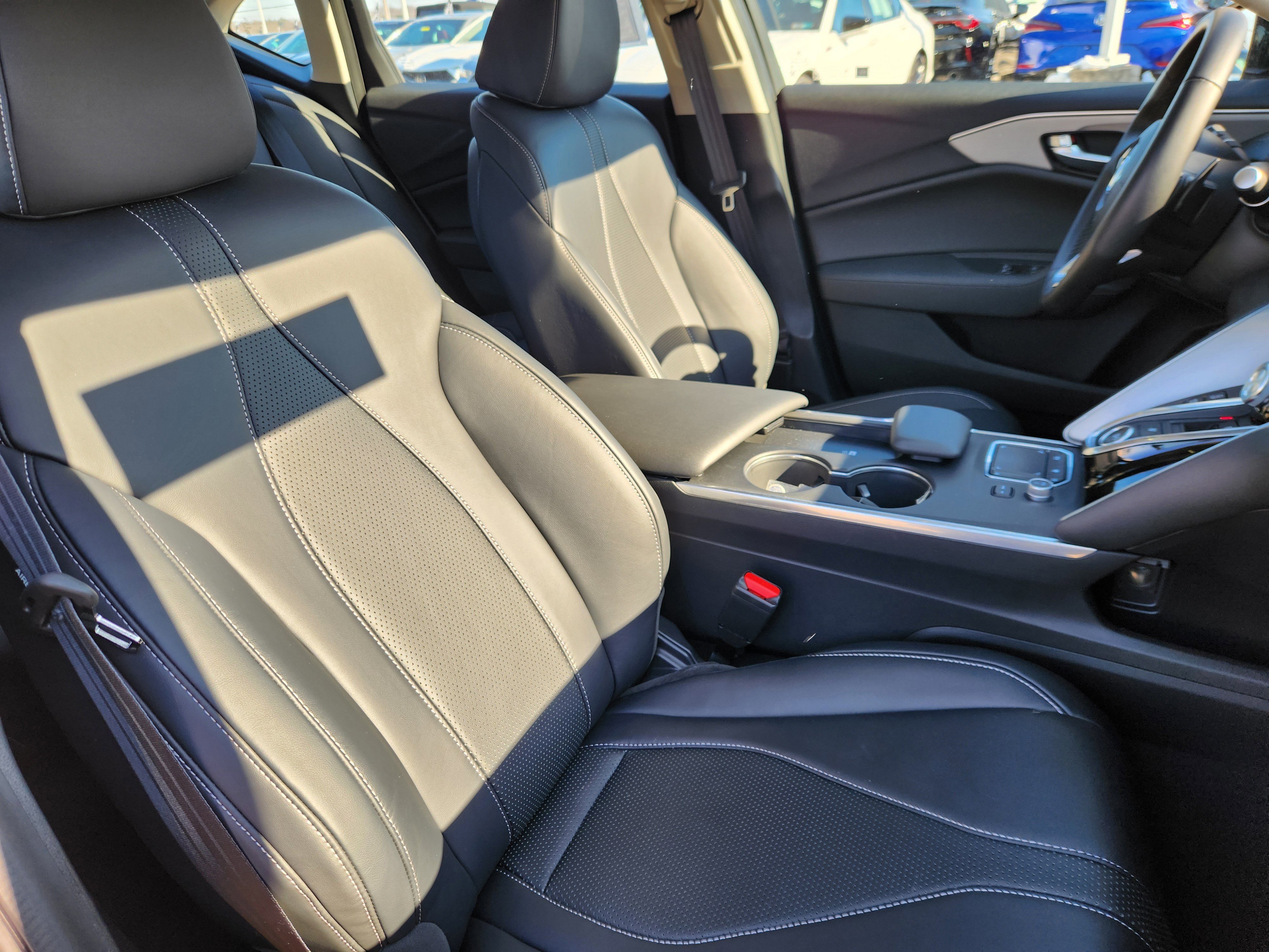Certified 2025 Acura TLX w/ Technology Package image 15