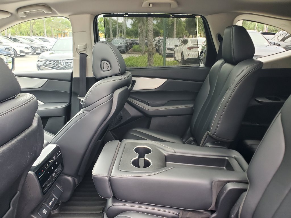 Used 2024 Acura MDX w/ Technology Package FWD image 12