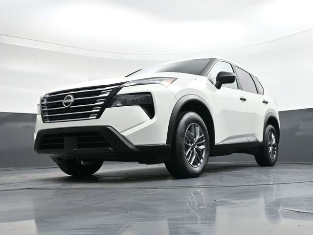 Used 2024 Nissan Rogue S image 33