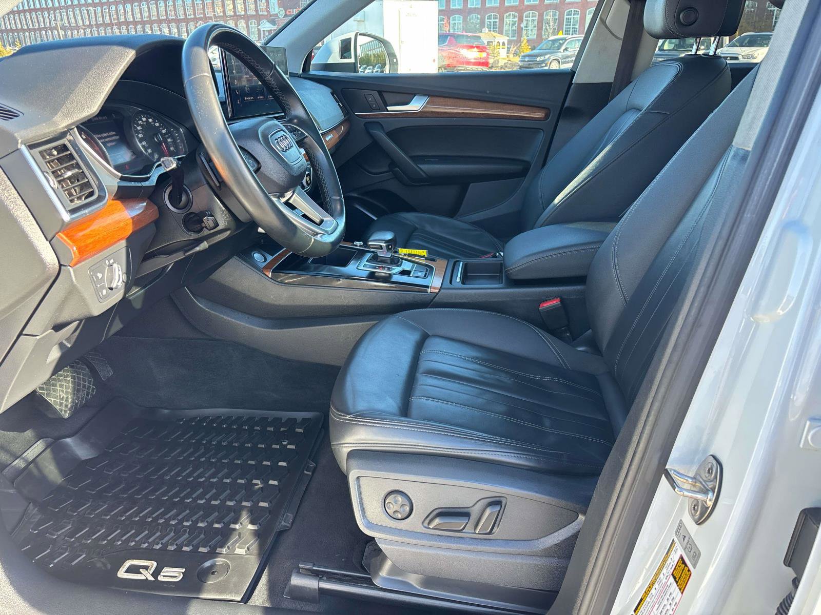 Used 2021 Audi Q5 2.0T Premium w/ Convenience Package image 9