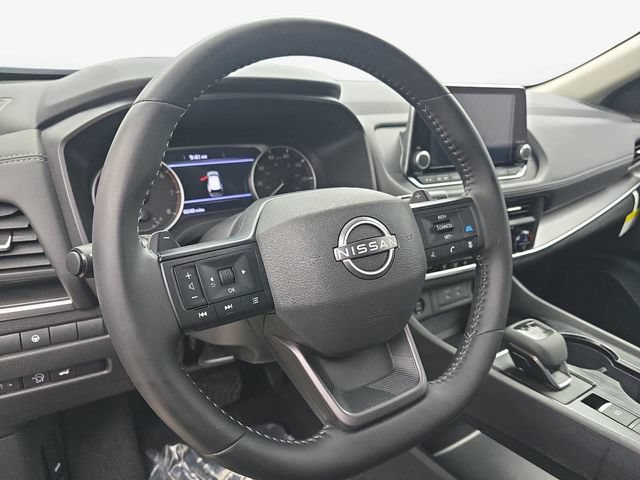 Used 2026 Nissan Rogue SV FWD image 16