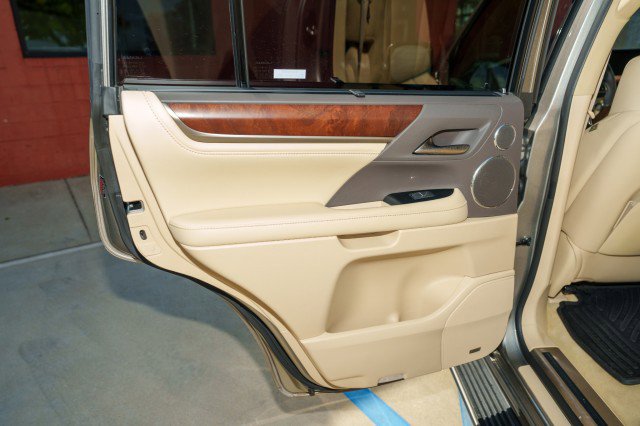 Used 2018 Lexus LX 570 4WD image 27