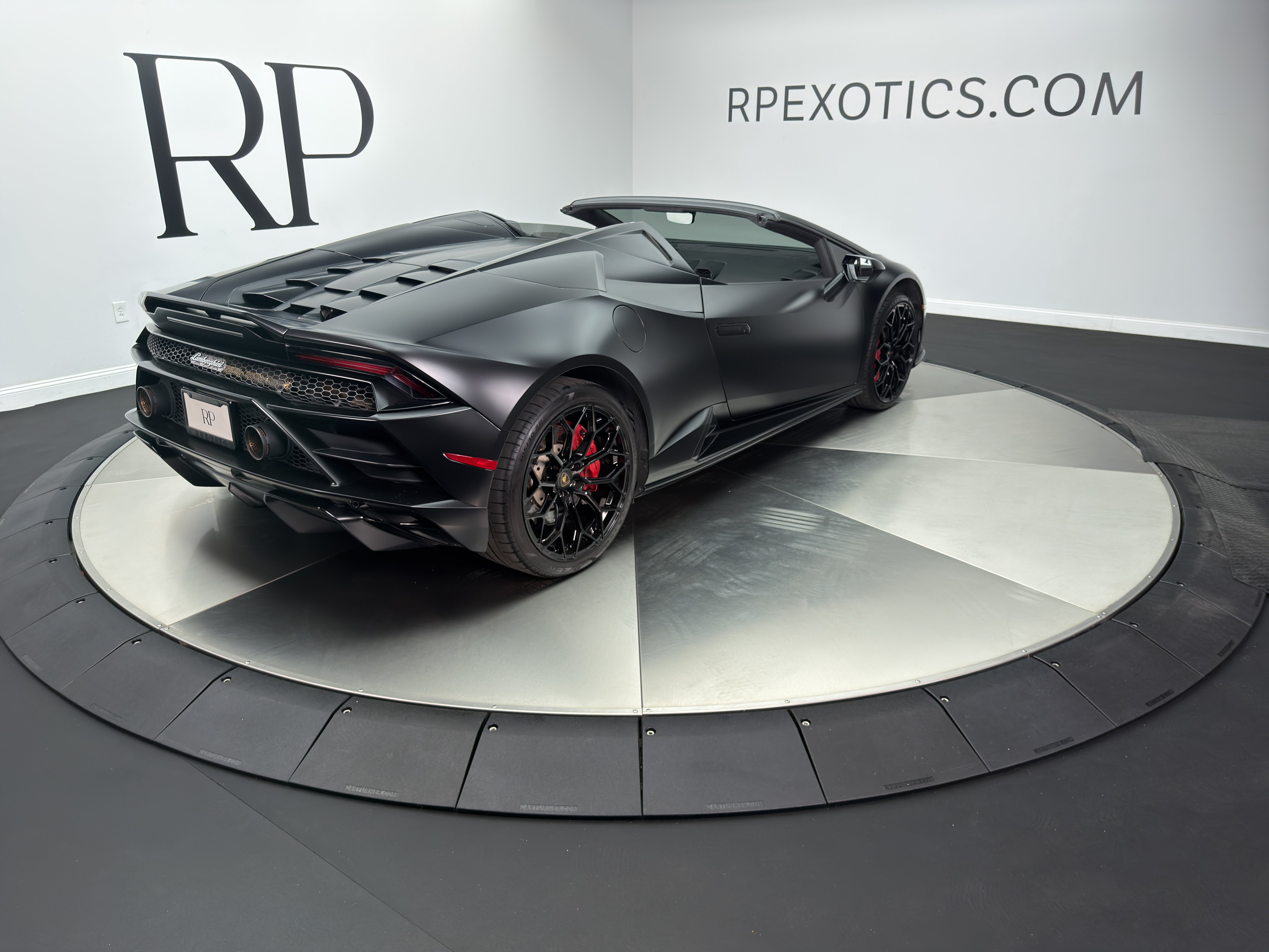 Used 2021 Lamborghini Huracan EVO RWD image 7