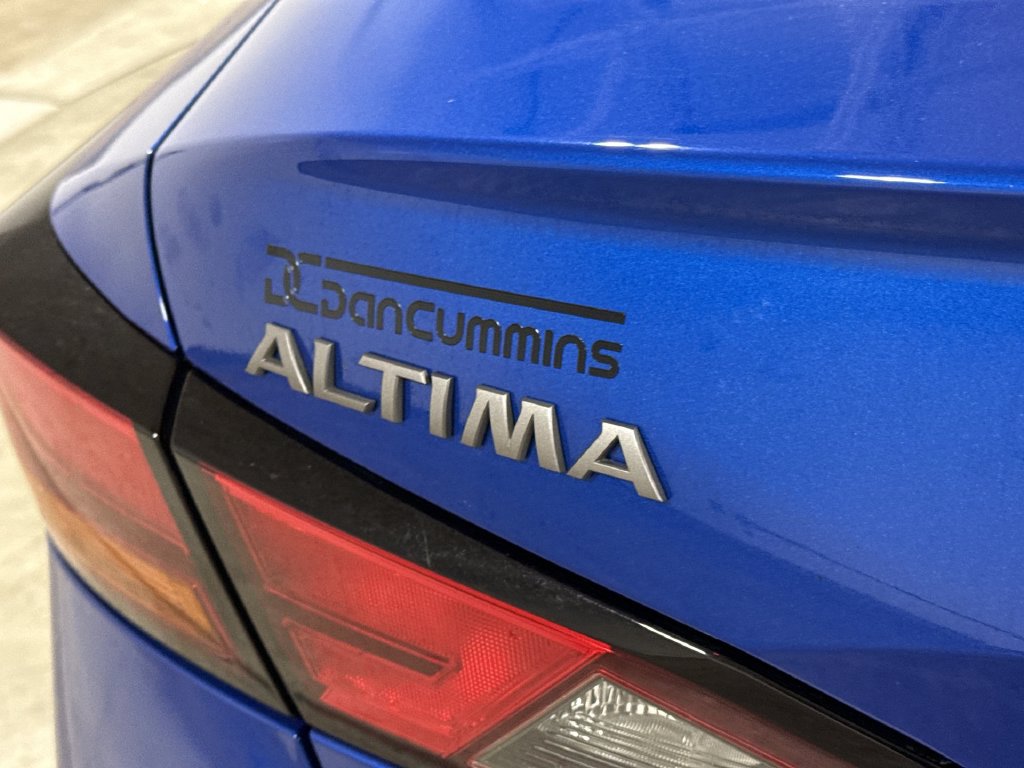 Used 2025 Nissan Altima 2.5 SV FWD image 25