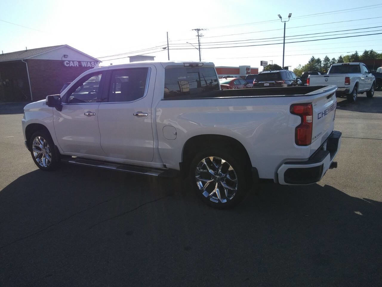 Used 2020 Chevrolet Silverado 1500 High Country w/ Technology Package image 12