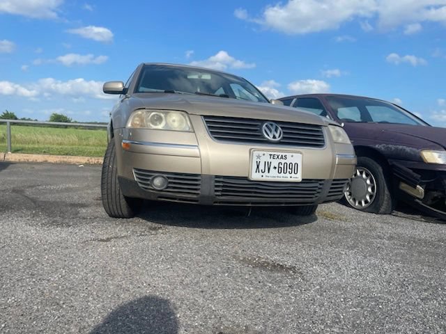 Used 2002 Volkswagen Passat GLS FWD image 3