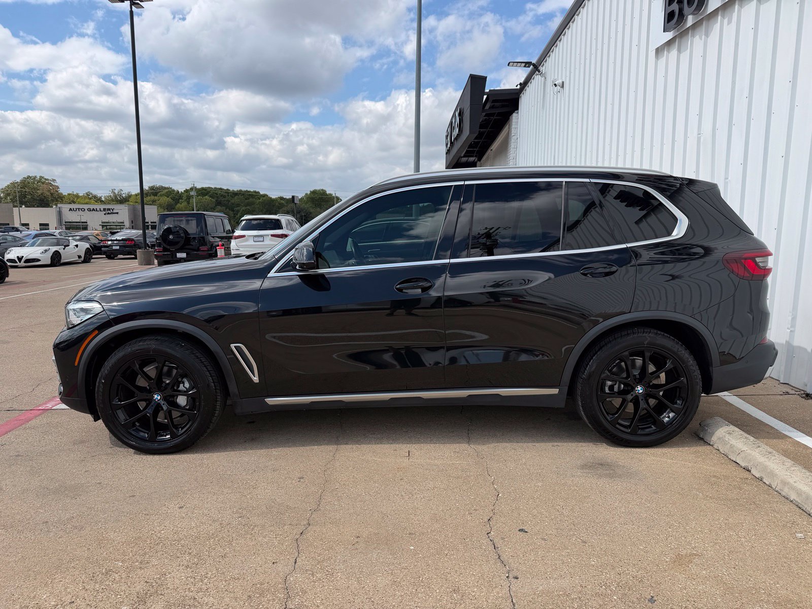 Used 2021 BMW X5 sDrive40i w/ Premium Package RWD image 3