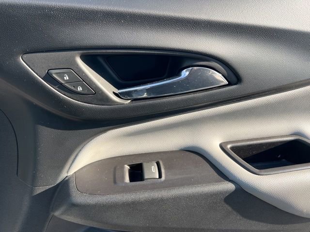 Used 2018 Chevrolet Equinox LS image 31