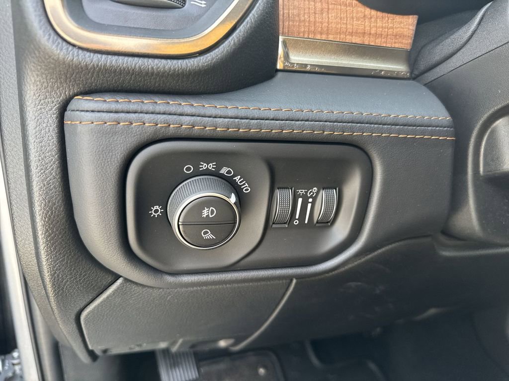 Used 2024 RAM 2500 Limited w/ Safety Group image 18