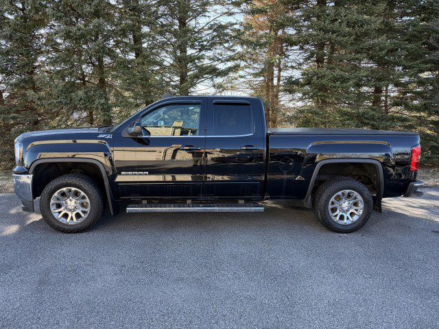 Used 2017 GMC Sierra 1500 SLE w/ SLE Value Package image 5
