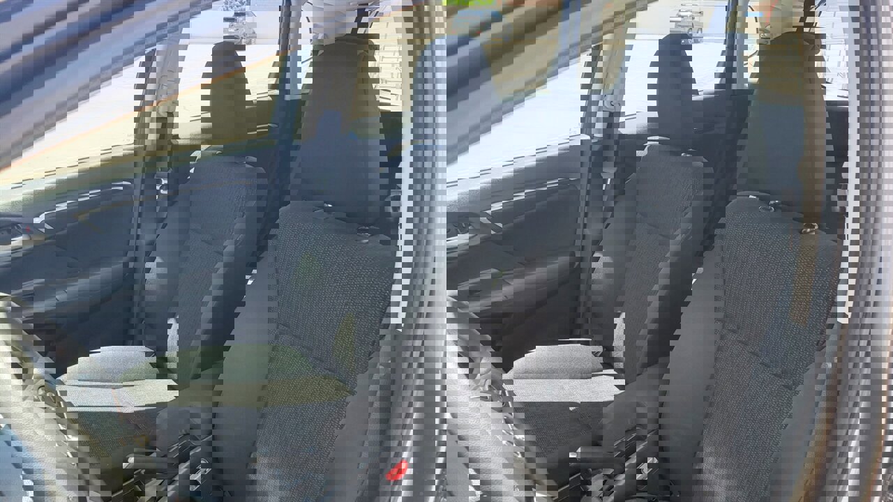 Used 2017 Honda Fit LX image 9