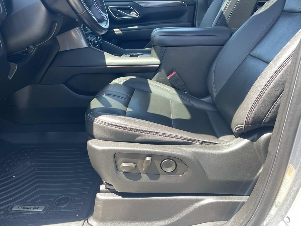 Used 2023 Chevrolet Suburban RST AWD/4WD image 19