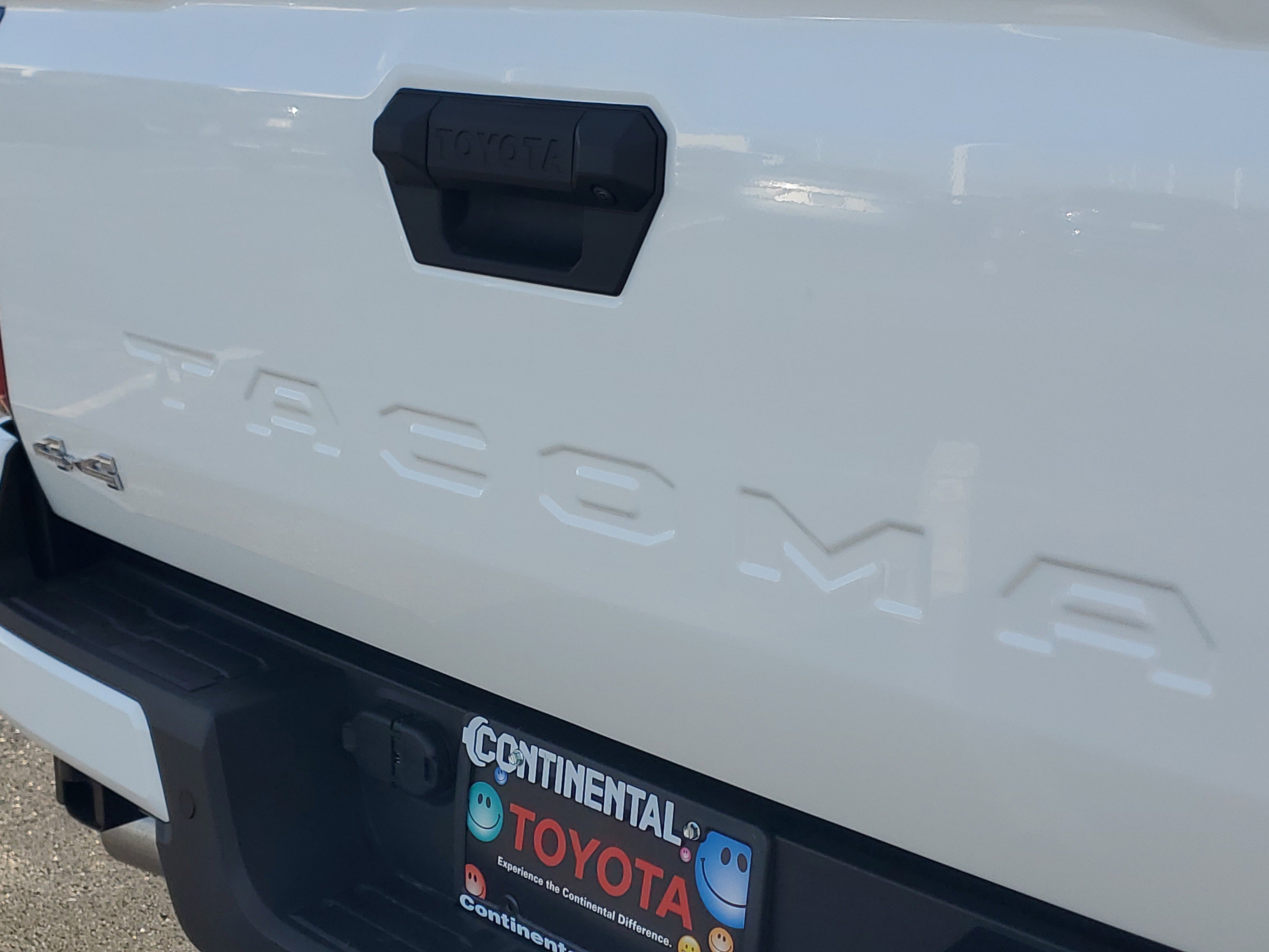 Used 2025 Toyota Tacoma SR5 image 6