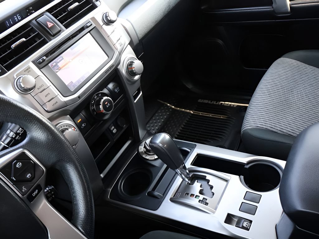 Used 2019 Toyota 4Runner SR5 AWD/4WD image 23