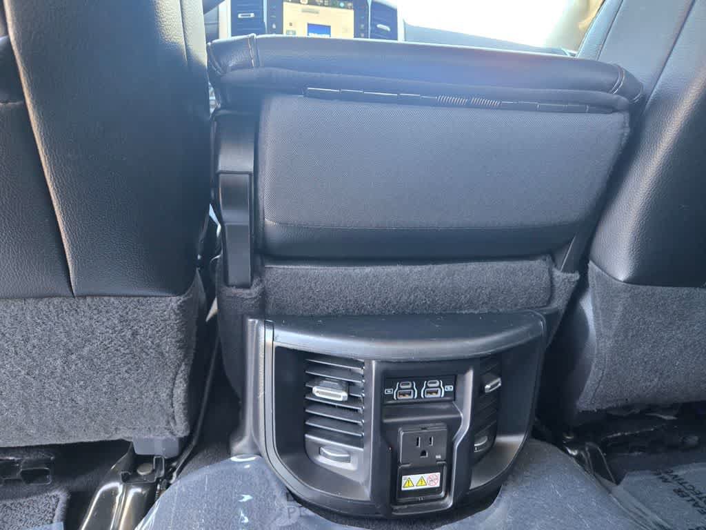 Used 2024 RAM 2500 Laramie AWD/4WD image 13