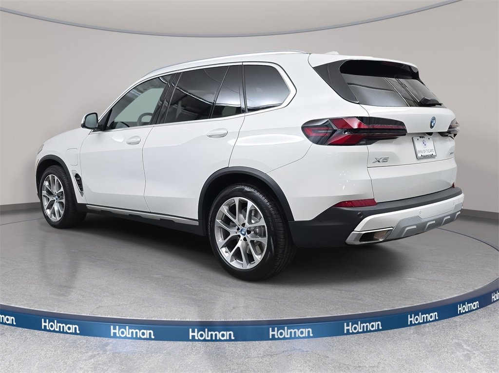 Used 2024 BMW X5 xDrive50e w/ Parking Assistance Package image 8