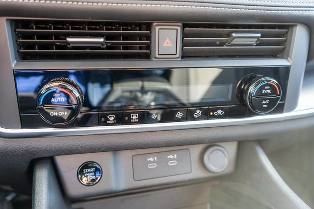 Certified 2025 Nissan Rogue SV image 27