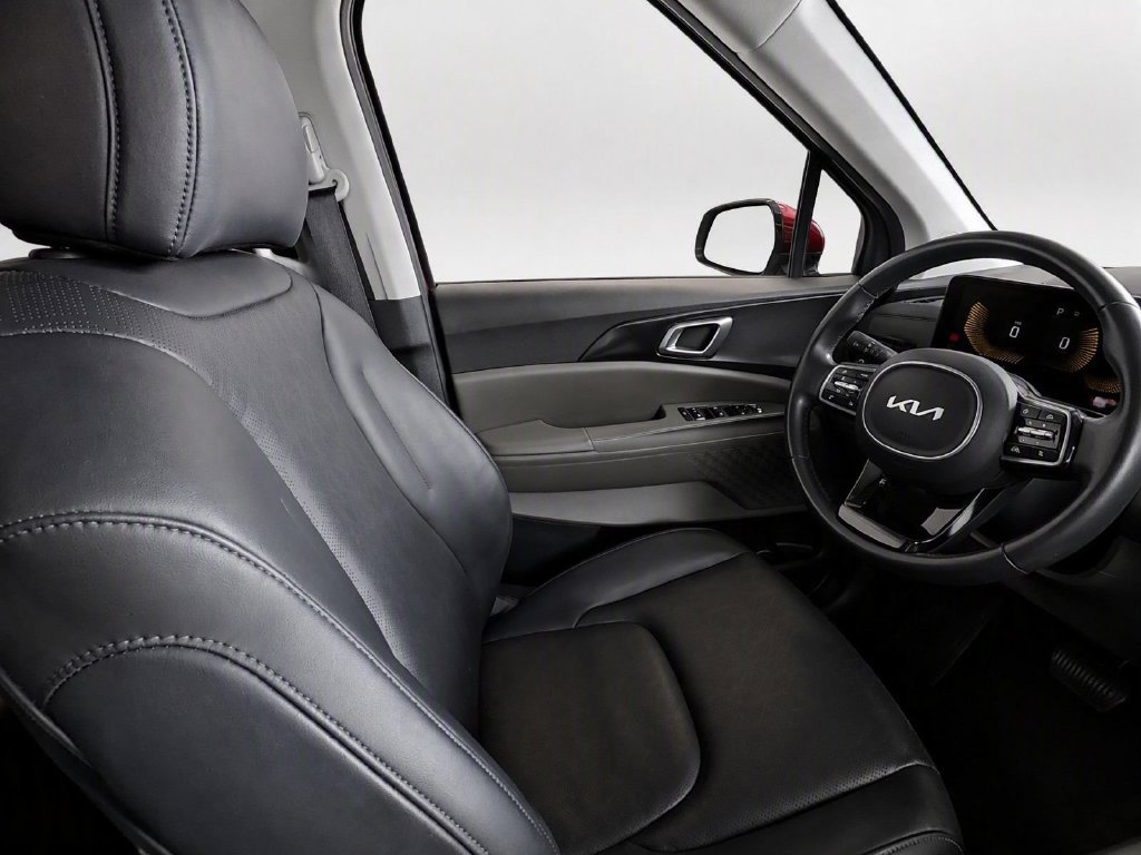Certified 2025 Kia Carnival FWD image 28