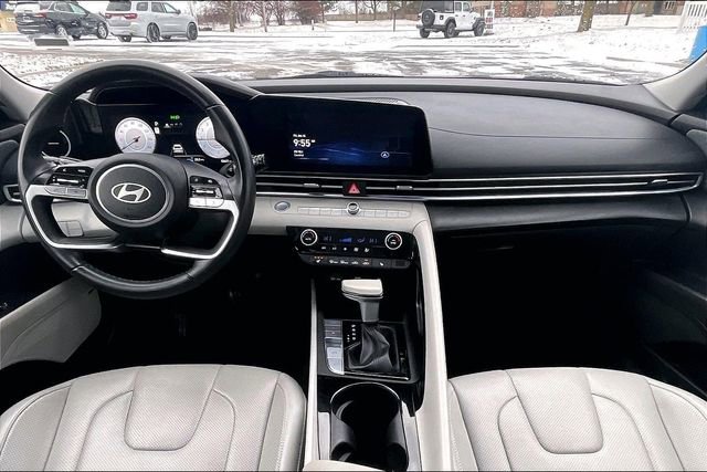 Certified 2024 Hyundai Elantra Limited image 16