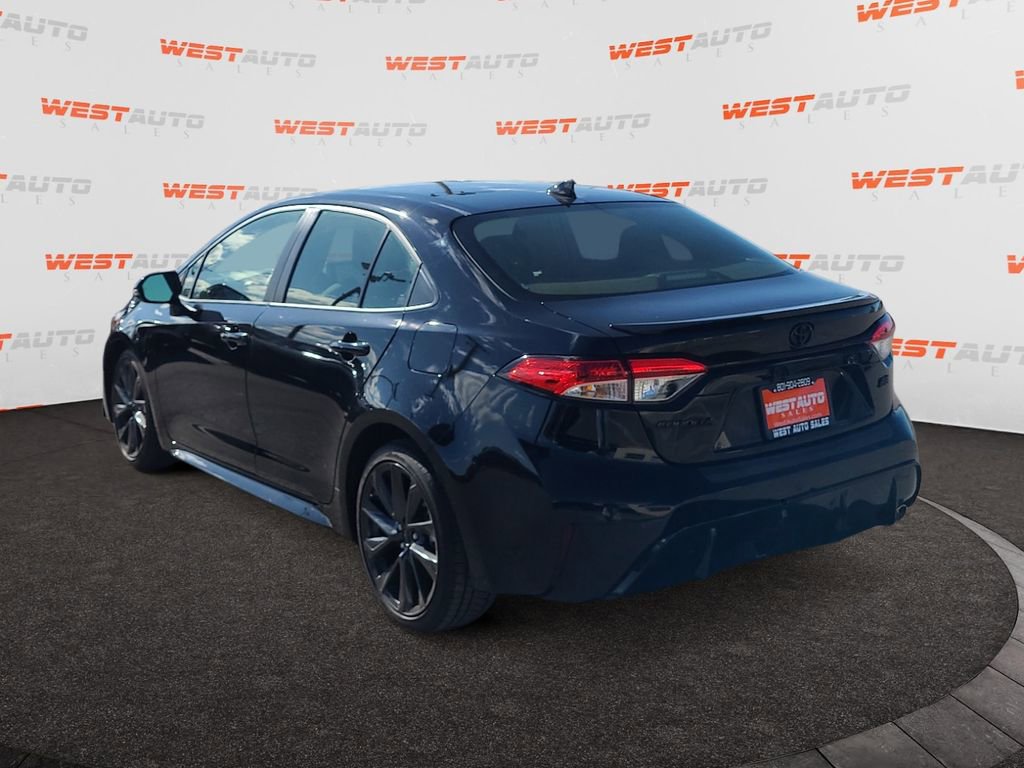 Used 2023 Toyota Corolla SE w/ SE Premium Package FWD image 3