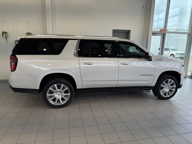 Used 2023 Chevrolet Suburban High Country w/ Premium Package 2 AWD/4WD image 42