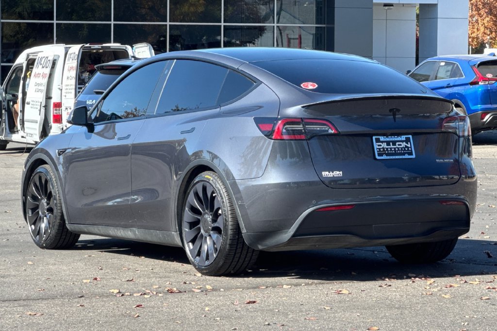 Used 2022 Tesla Model Y Performance AWD/4WD image 9