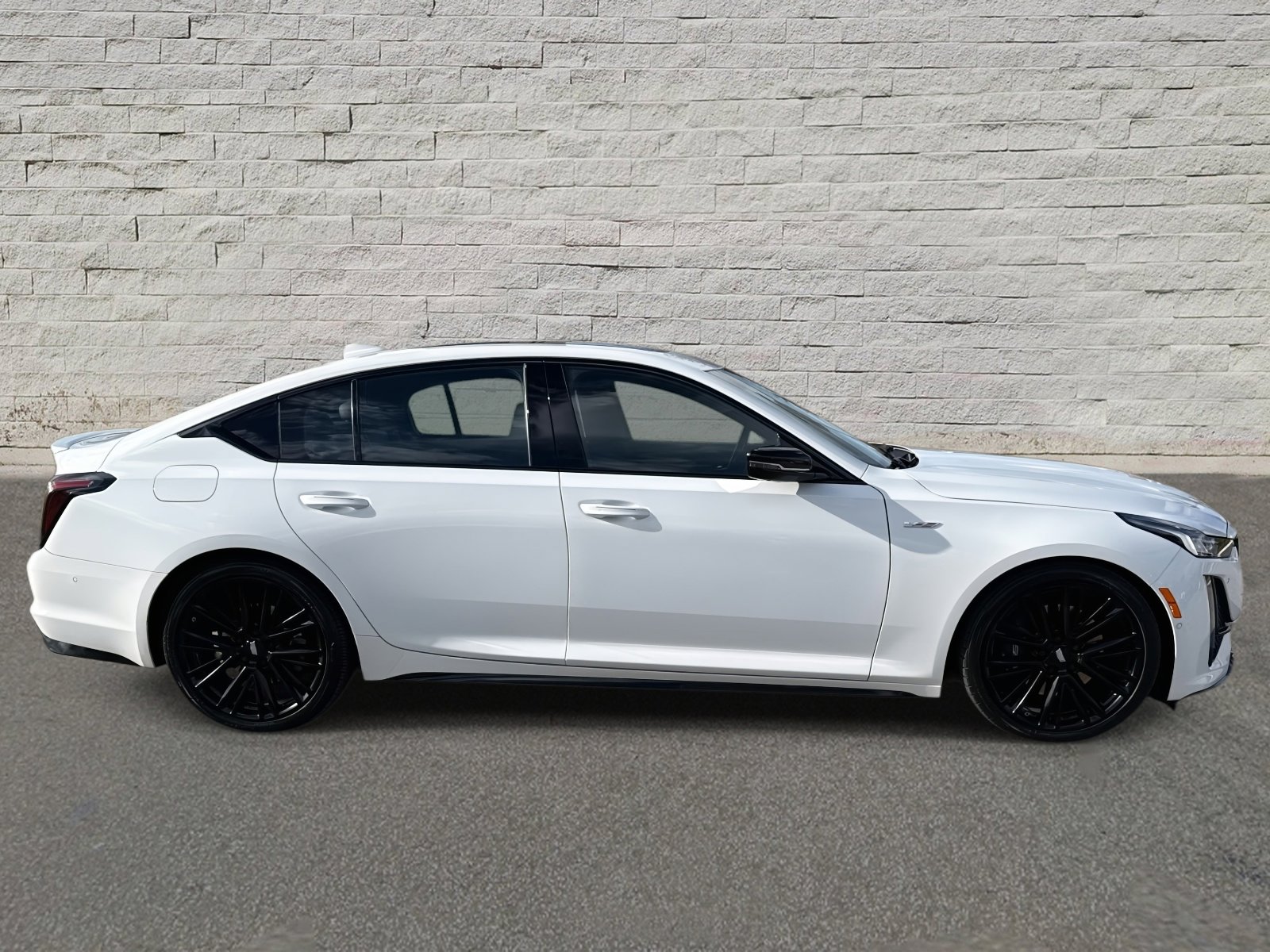 Certified 2023 Cadillac CT5 V w/ Premium Package image 4